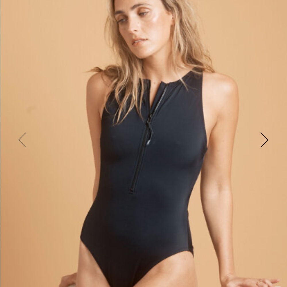 Billabong A/Div High Neck One Piece Swimsuit Sz Small